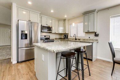 KITCHEN W/ISLAND