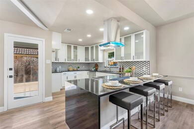 621 Evergreen Dr, Hurst, TX 76054 - photo 7