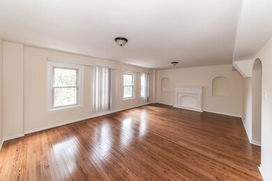 6042 N Washtenaw Ave unit 2, Chicago, IL 60659 - photo 2