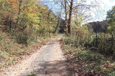 6 Sigman Fork Rd, Liberty, WV 25124 - photo 3