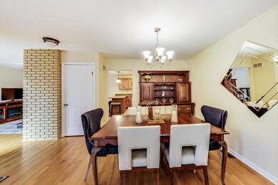 1 Stirling Ln, Rolling Meadows, IL 60008 - photo 6