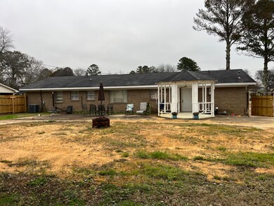 411 Silver St, Okolona, MS 38860 - photo 4