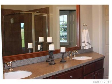 Bathroom - Master Bath - DOUBLE SINKS, SEPERATE SH
