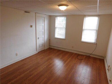 1307 E 4th St unit 2nd Fl, Bethlehem, PA 18015 - photo 5