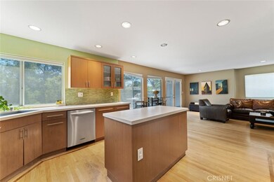 22455 Maycotte Rd, Woodland Hills, CA 91364 - photo 4