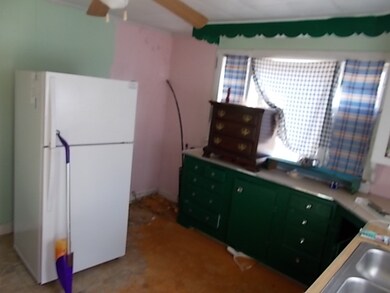 103 N Main St, Newton, NH 03858 - photo 3