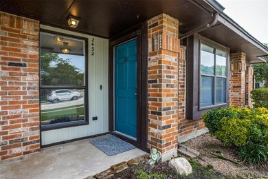 2432 Oakmont Dr, Bedford, TX 76022 - photo 4