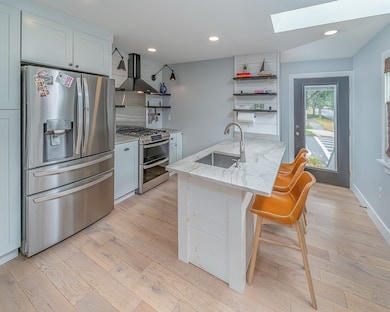 19 Jefferson St, Newburyport, MA 01950 - photo 5