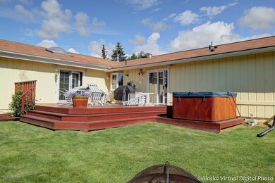 Back Deck, Hot Tub