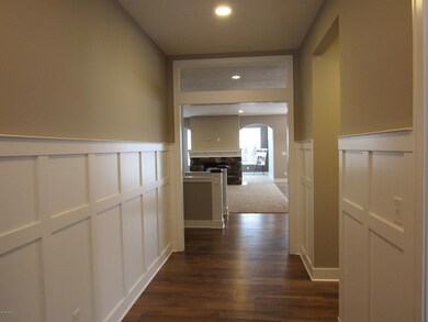 Entry With Custom Trim