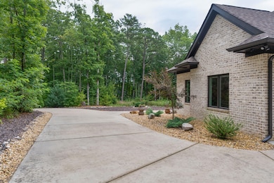 19 - 118 Beaten Path - Exterior