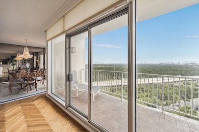 The Houstonian Estates Condominiums unit 2402, Houston, TX 77024 - photo 2