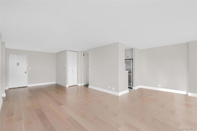 Manor Towers unit 11H, Bronx, NY 10463 - photo 6