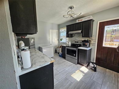 1427 7th St, Des Moines, IA 50314 - photo 5