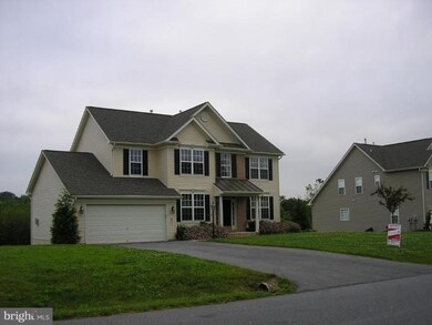 641 Shannon Dr N, Greencastle, PA 17225 - photo 5