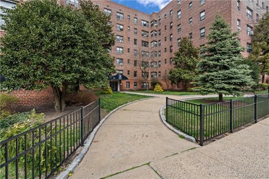 33 William St unit 6F, Mount Vernon, NY 10552 - photo 2