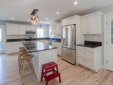 31 Victoria Rd, Camden, ME 04843 - photo 4