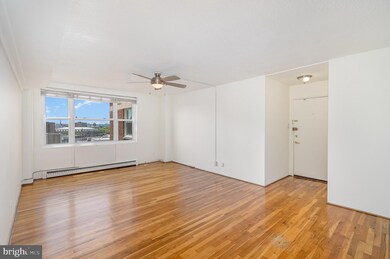 St. Paul at Chase Condominiums unit 1506, Baltimore, MD 21202 - photo 4