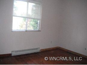 120 Atwood Dr, Hendersonville, NC 28792 - photo 4