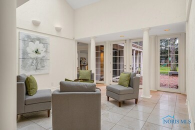 2627 Westchester Rd, Ottawa Hills, OH 43615 - photo 4