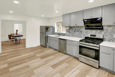 971 E 10600 S, Sandy, UT 84094 - photo 3