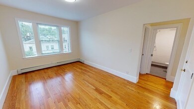 672 Washington St unit 5, Brookline, MA 02446 - photo 4
