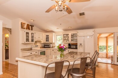 385 Johnny Appleseed Way, Leominster, MA 01453 - photo 4