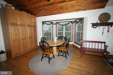 9123 Tomstown Rd, Waynesboro, PA 17268 - photo 7