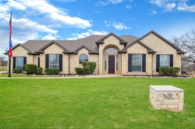 195 Lost Oak Dr, Azle, TX 76020 - photo 2