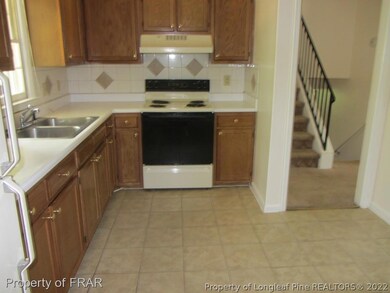 627 Edgehill Rd, Fayetteville, NC 28314 - photo 3