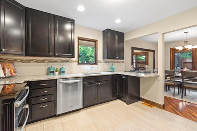 42in Cabinets Granite Counters