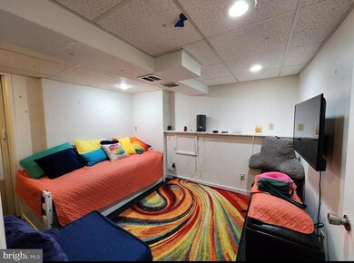 1346 Greenview Dr, Bethlehem, PA 18018 - photo 7