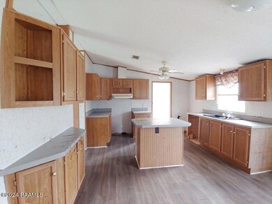 4 Kitchen