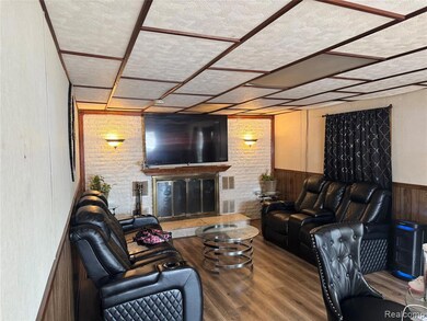 31263 Hayes Rd, Warren, MI 48088 - photo 2