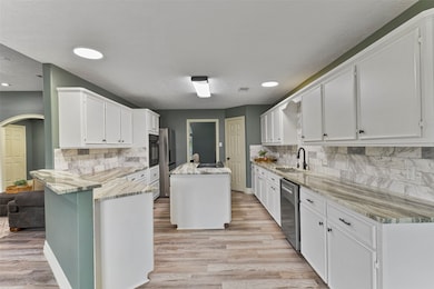 116 Estate Dr, Friendswood, TX 77546 - photo 7