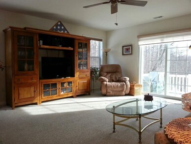 401 Royale Ct, Troy, NY 12180 - photo 4