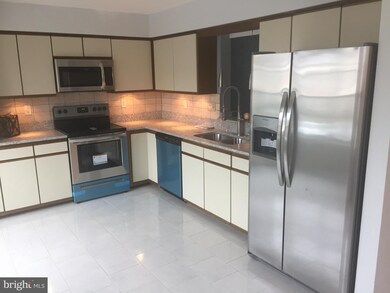 12214 Blue Moon Ct, Laurel, MD 20708 - photo 4