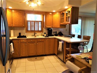 738 Fairmont Ave, North Tonawanda, NY 14120 - photo 5