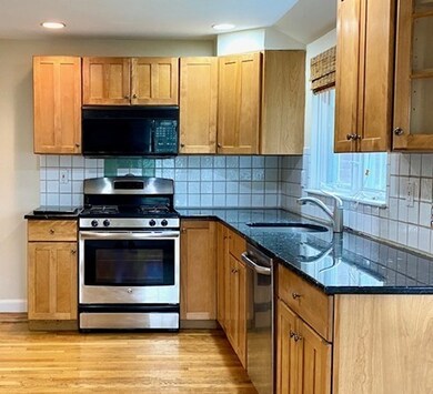 37 Linden St unit 17, Wellesley, MA 02482 - photo 2