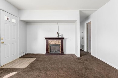 008__R 1336 Moundview Ave 021
