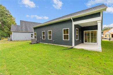 391 Tributary Ln, Carrollton, VA 23314 - photo 2