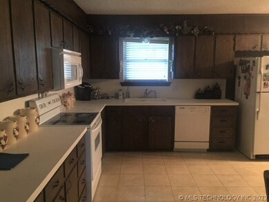 605 Hickory Dr, Cleveland, OK 74020 - photo 7