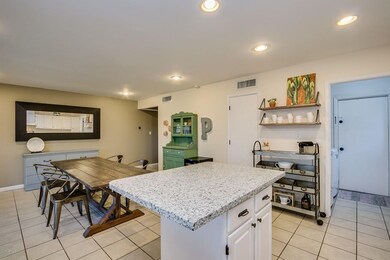 OPEN KITCHEN