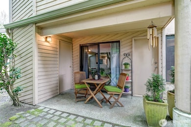 10008 NE 122nd St unit R-B, Kirkland, WA 98034 - photo 4