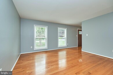 8424 Blevins Way Ct, Vienna, VA 22182 - photo 4