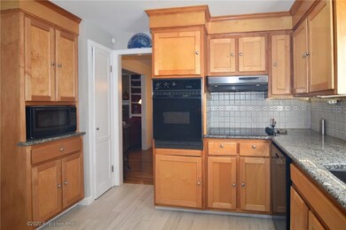 25 Maplewood Orchard Dr, Greenville, RI 02828 - photo 5