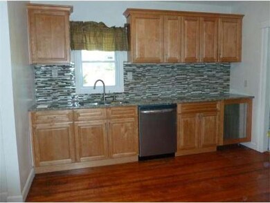 50 Anna St, Worcester, MA 01604 - photo 2