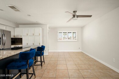 Kitchen w/ Breakfast Nook & Dining