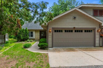 2911 Rainbow Dr, Plover, WI 54467 - photo 2