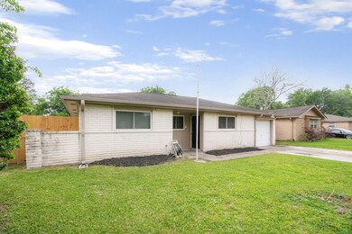 17010 David Glen Dr, Friendswood, TX 77546 - photo 2